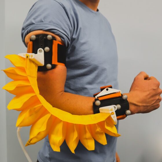 Soft wearable device for upper limb rehabilitation